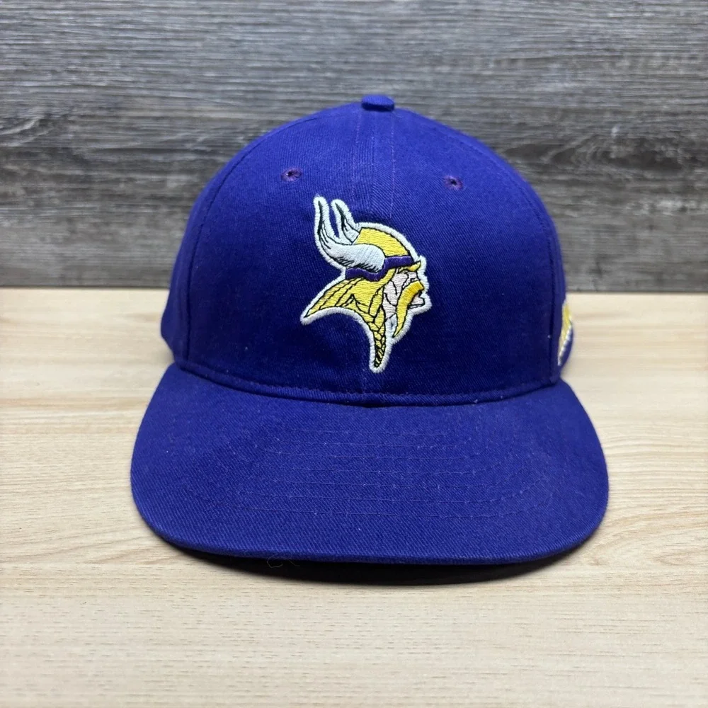 Vintage Minnesota Vikings Hat Cap Snap Back Purple NFL Football Logo Athletic